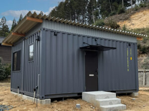 秘密基地製作所のコンテナハウス　能登の住宅